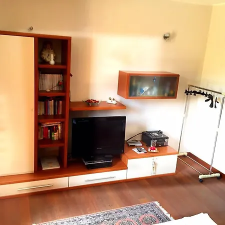Honey House * 卡利亚里